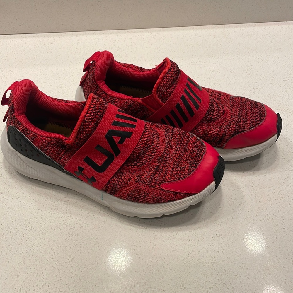 Boys slip on athletic Under Armour tennis shoes size 5Y